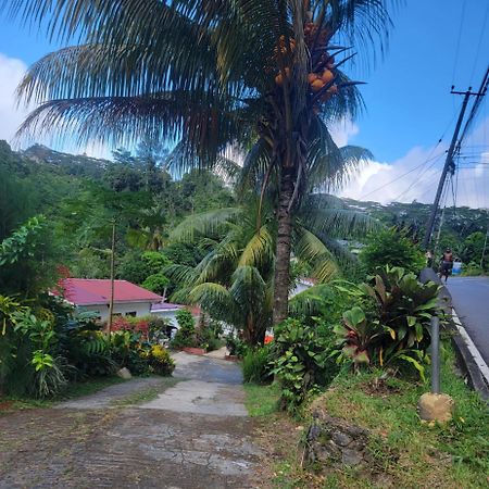 Papayas Self Catering Room Victoria Exterior foto